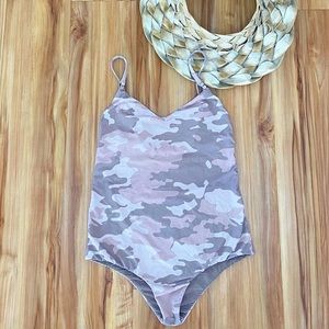 Acacia Swimwear Hina FullPc in Dakota Camo 🤍 size Small 🤍